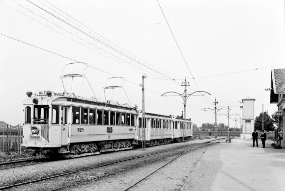 Historische Badner Bahn 1908 in Tribuswinkel